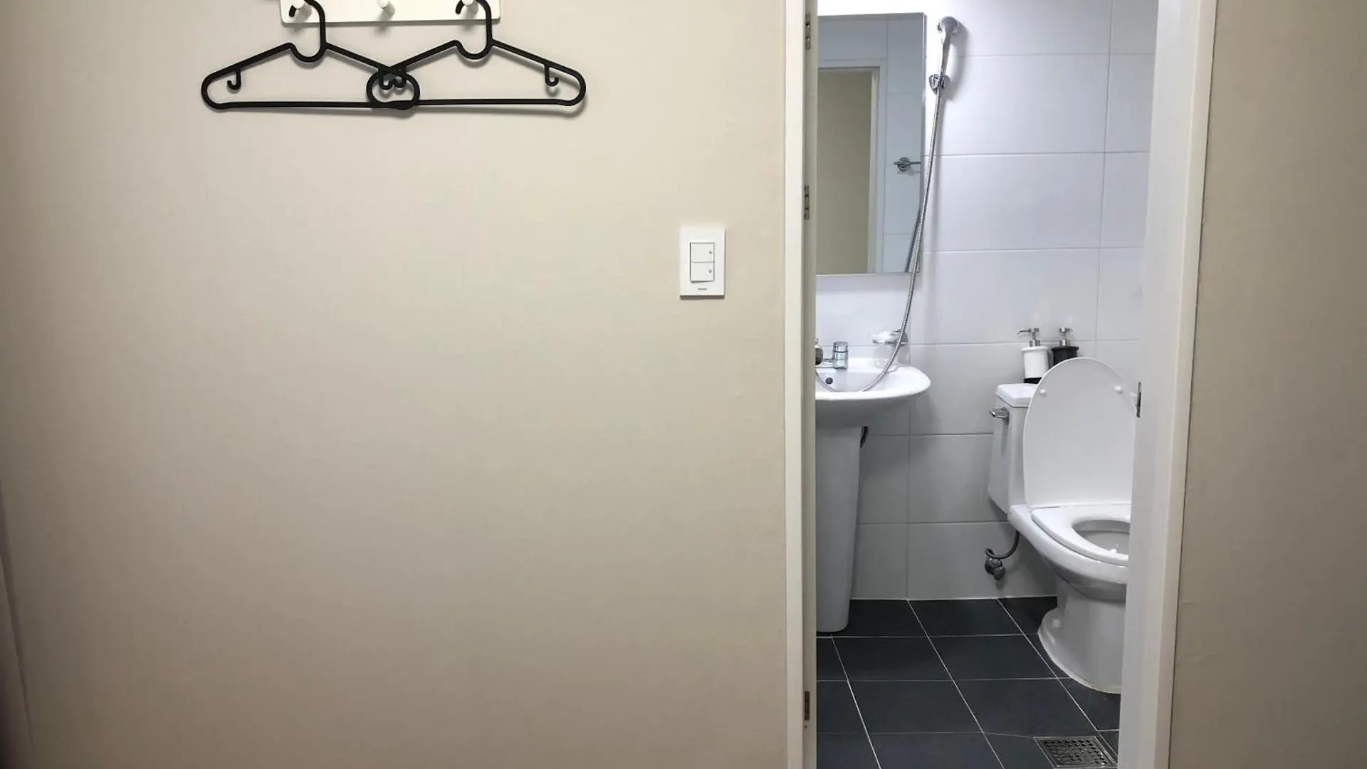 Yeonhuijang - Yh Guesthouse Seoul South Korea